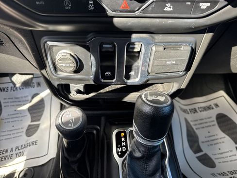 Used 2021 Jeep Wrangler Willys image 20