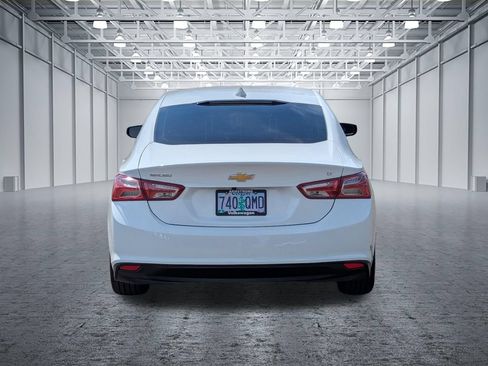Used 2022 Chevrolet Malibu LT FWD image 4