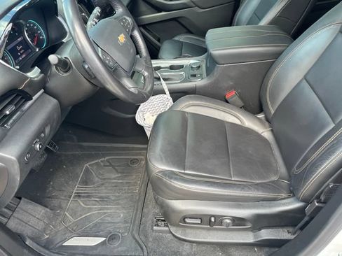 Used 2020 Chevrolet Traverse LT w/ LPO, Floor Liner Package FWD image 16