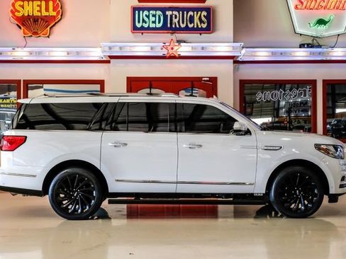 Used 2020 Lincoln Navigator L Reserve w/ Equipment Group 208A Reserve image 9
