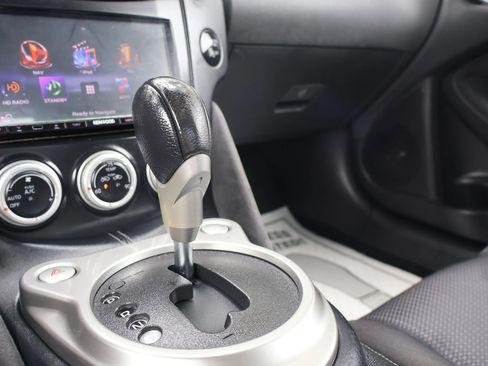 Used 2013 Nissan 370Z Roadster image 33