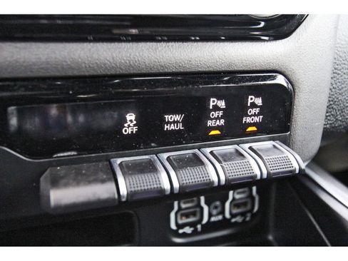 Used 2022 RAM 1500 Laramie image 29