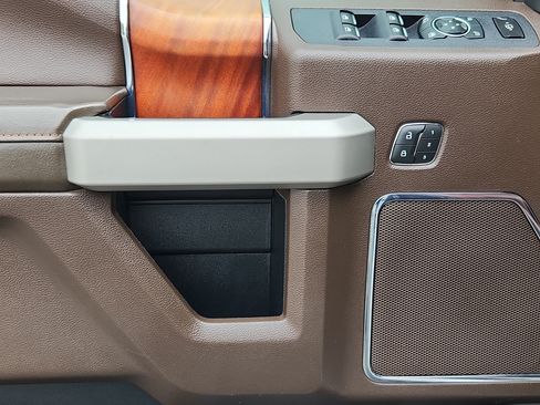 Used 2019 Ford F250 King Ranch w/ King Ranch Ultimate Package AWD/4WD image 8