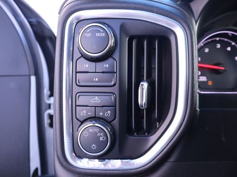 Used 2020 Chevrolet Silverado 2500 LT w/ Z71 Off-Road Package image 34