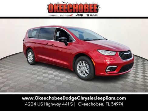 New 2026 Chrysler Pacifica Select FWD image 1
