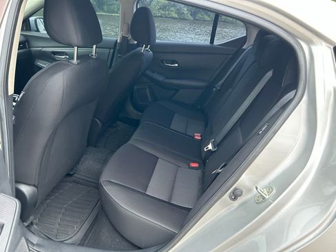 Used 2022 Nissan Sentra SV FWD image 14