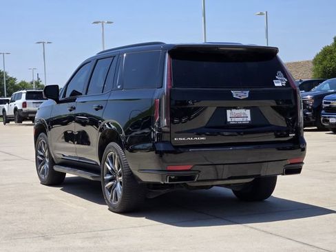 Used 2023 Cadillac Escalade Sport AWD/4WD image 3