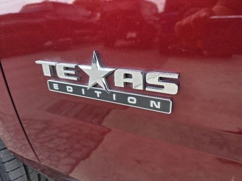 Used 2018 Chevrolet Suburban LT w/ Texas Edition Package image 10