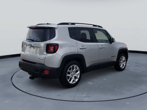 Used 2015 Jeep Renegade Latitude FWD image 5