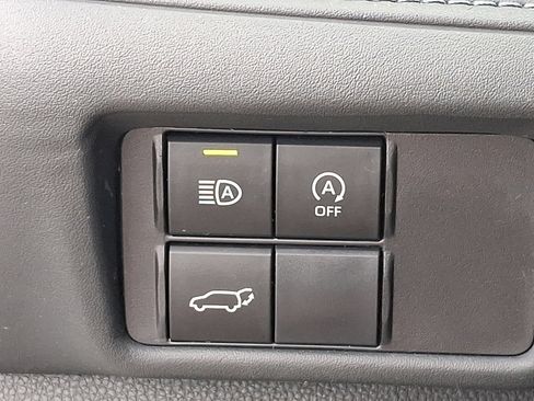 Used 2023 Toyota Highlander XLE image 26