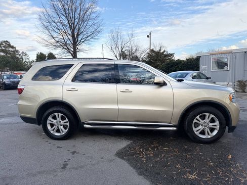 Used 2012 Dodge Durango SXT image 4