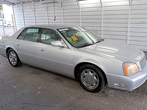Used 2002 Cadillac De Ville w/ Comfort/Convenience Pkg FWD image 3