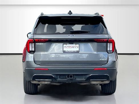 Used 2025 Ford Explorer ST-Line w/ ST-Line Street Pack image 6