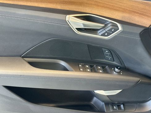 Used 2023 Audi e-tron GT Premium Plus image 17