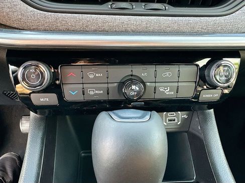 New 2026 Jeep Compass Latitude image 15