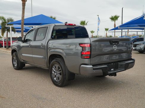 Used 2025 Nissan Frontier SV w/ SV Convenience Package image 8