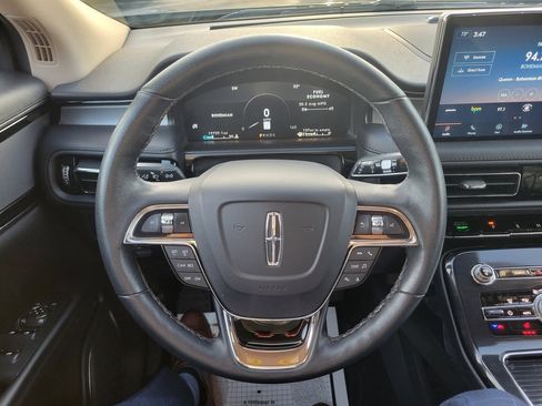 Certified 2022 Lincoln Nautilus AWD w/ Premium Package image 22