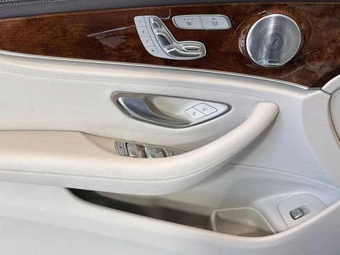 Used 2019 Mercedes-Benz E 300 image 17