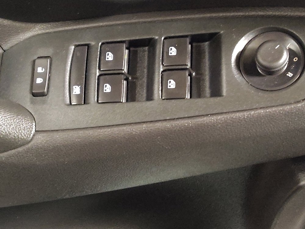 Used 2020 Chevrolet Trax LT w/ LT Convenience Package FWD image 27