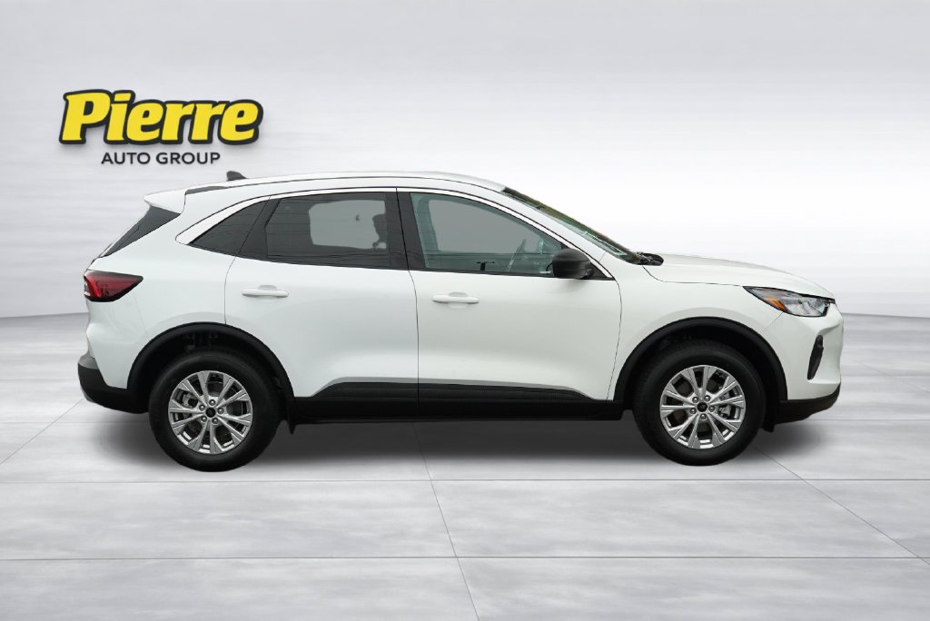 Used 2024 Ford Escape Active w/ Tech Pack #1 AWD/4WD image 3