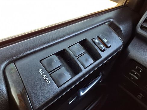 Used 2017 Toyota 4Runner TRD Off-Road image 10