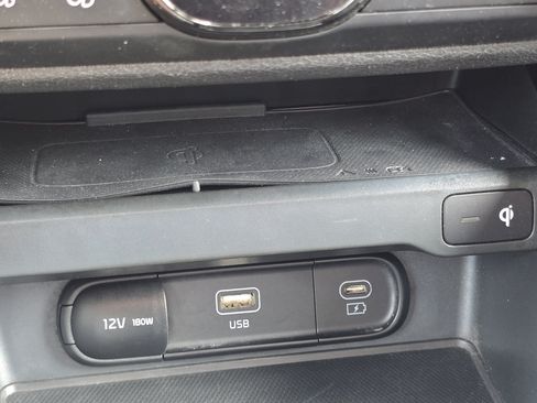 Used 2024 Kia Soul S FWD image 8