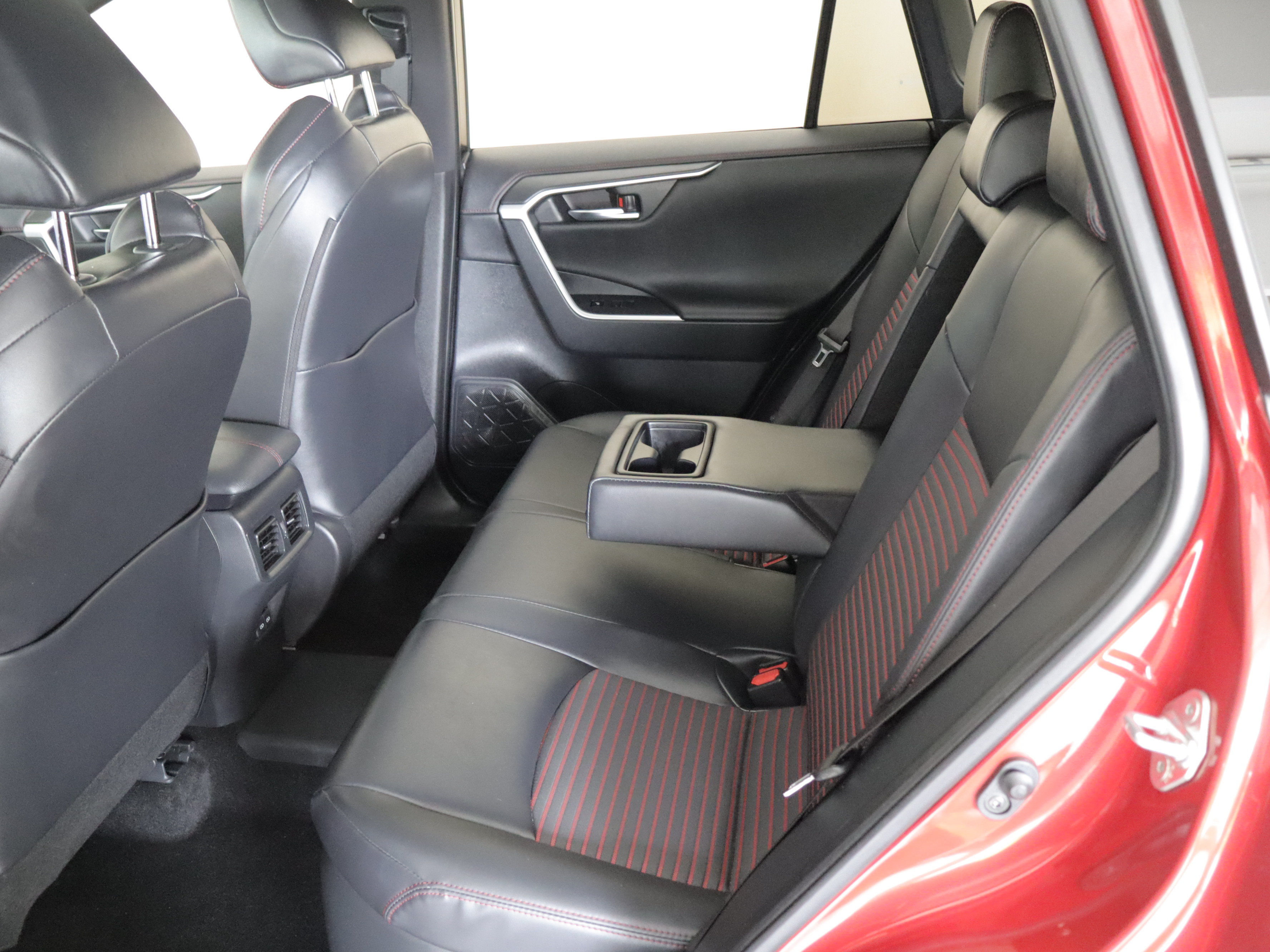 Used 2023 Toyota RAV4 XSE w/ Weather Package AWD/4WD image 9