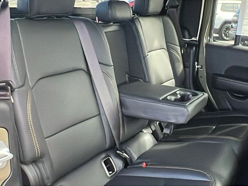 New 2025 Jeep Gladiator Sport image 19