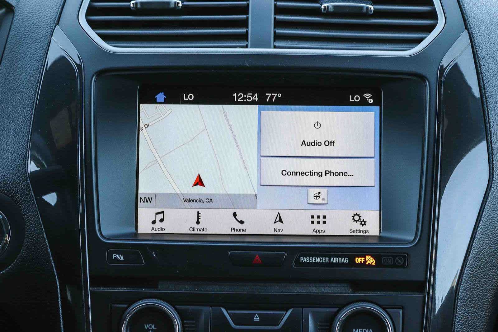 Used 2018 Ford Explorer XLT w/ Equipment Group 202A FWD image 16