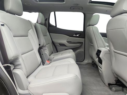 Used 2018 GMC Acadia SLT image 28