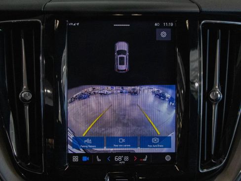 Used 2024 Volvo XC60 B5 Core image 7