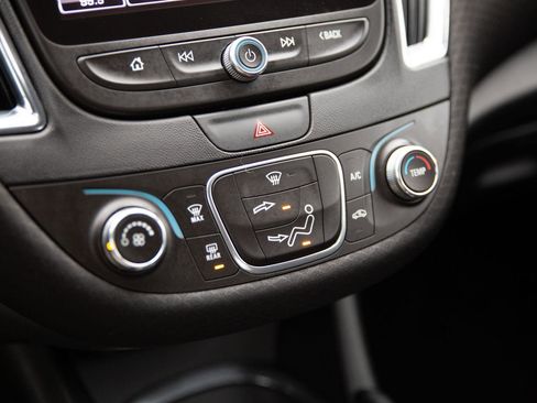 Used 2018 Chevrolet Malibu LT image 7