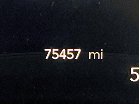 Used 2023 Chrysler Pacifica Touring-L image 26