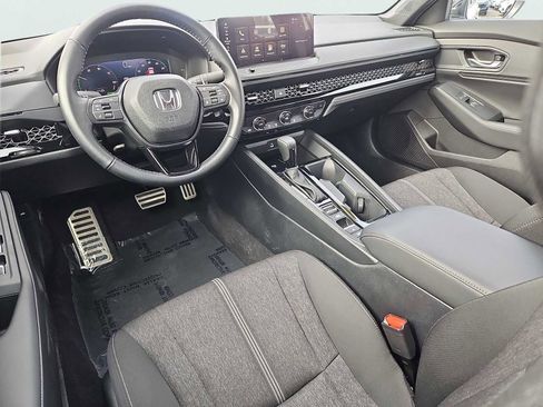 Used 2025 Honda Accord Sport image 10