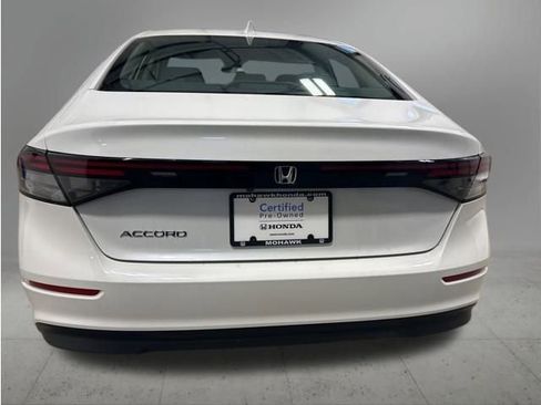 Certified 2023 Honda Accord LX image 9