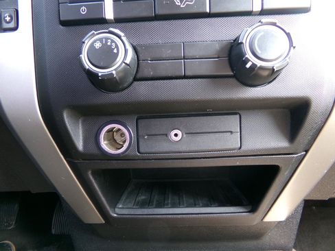 Used 2010 Ford F150 XLT AWD/4WD image 26