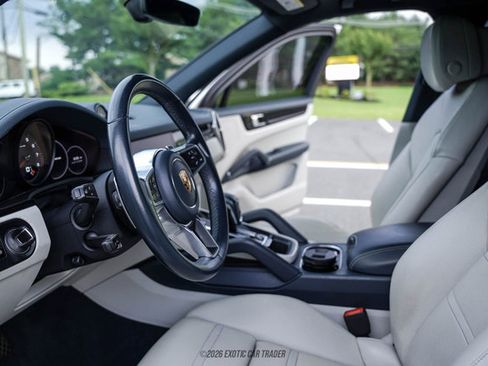 Used 2020 Porsche Cayenne AWD/4WD image 38