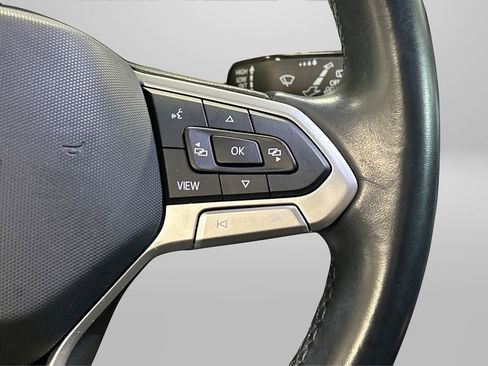 Used 2021 Volkswagen Atlas SE image 32