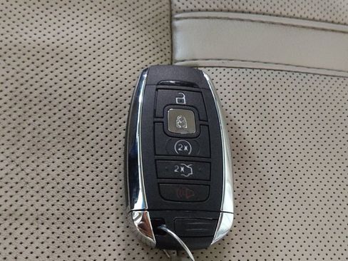 Used 2017 Lincoln MKZ Reserve w/ Climate Package AWD/4WD image 32