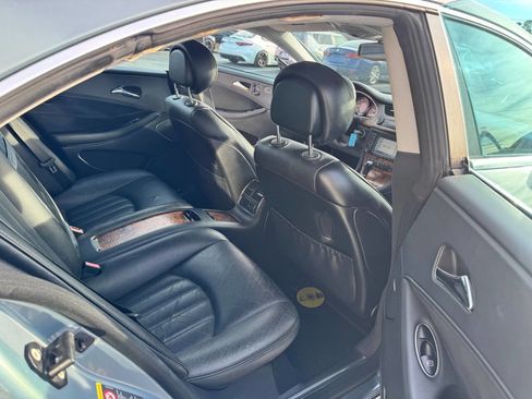 Used 2006 Mercedes-Benz CLS 500 w/ Premium Pkg image 10