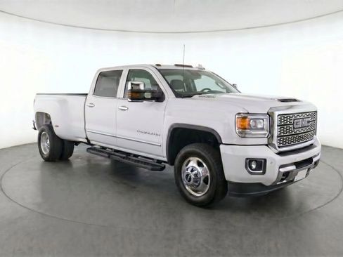 Used 2019 GMC Sierra 3500 Denali w/ Duramax Plus Package AWD/4WD image 2