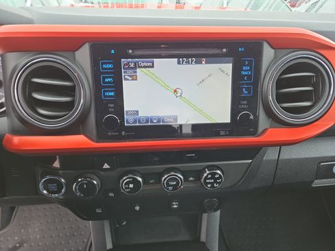 Certified 2016 Toyota Tacoma TRD Sport w/ Towing Package image 21