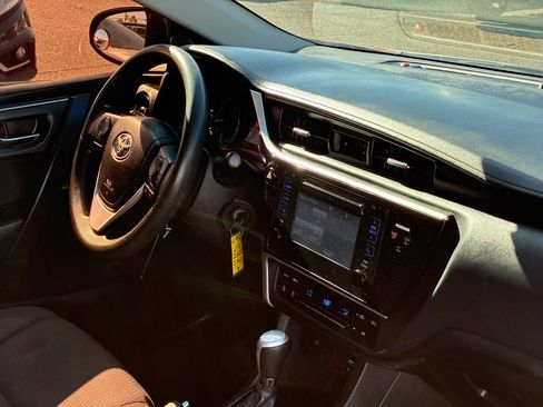 Used 2017 Toyota Corolla SE FWD image 26
