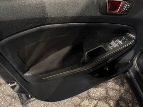 Used 2020 Ford EcoSport SE w/ SE Convenience Package image 11