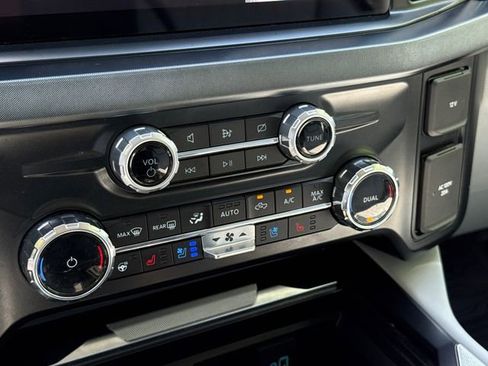 Certified 2024 Ford F450 Limited w/ FX4 Off-Road Package image 27