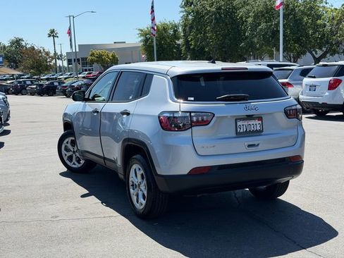 Used 2025 Jeep Compass Sport AWD/4WD image 9