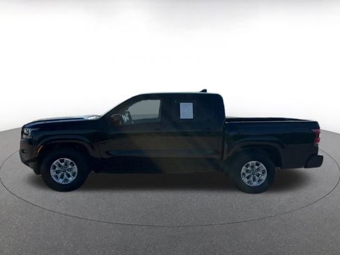 Used 2024 Nissan Frontier SV image 8