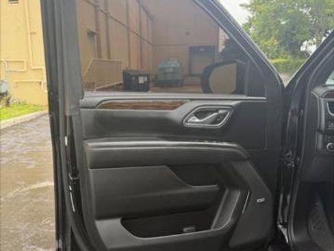 Used 2022 Chevrolet Suburban Premier AWD/4WD image 21