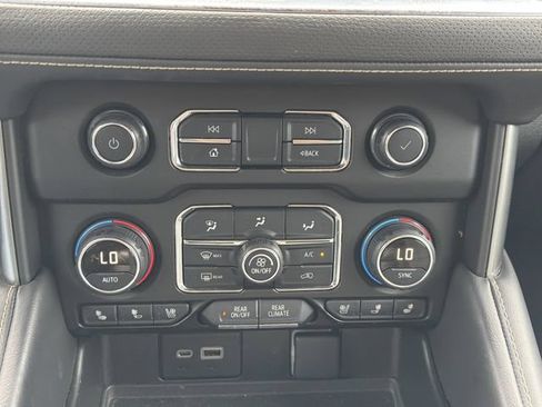 Used 2021 Chevrolet Suburban Premier RWD image 7