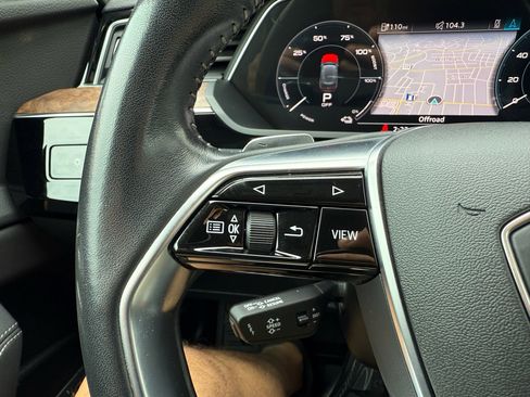 Used 2019 Audi e-tron Premium Plus image 17